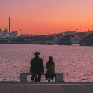 草莓视频污片免费看
